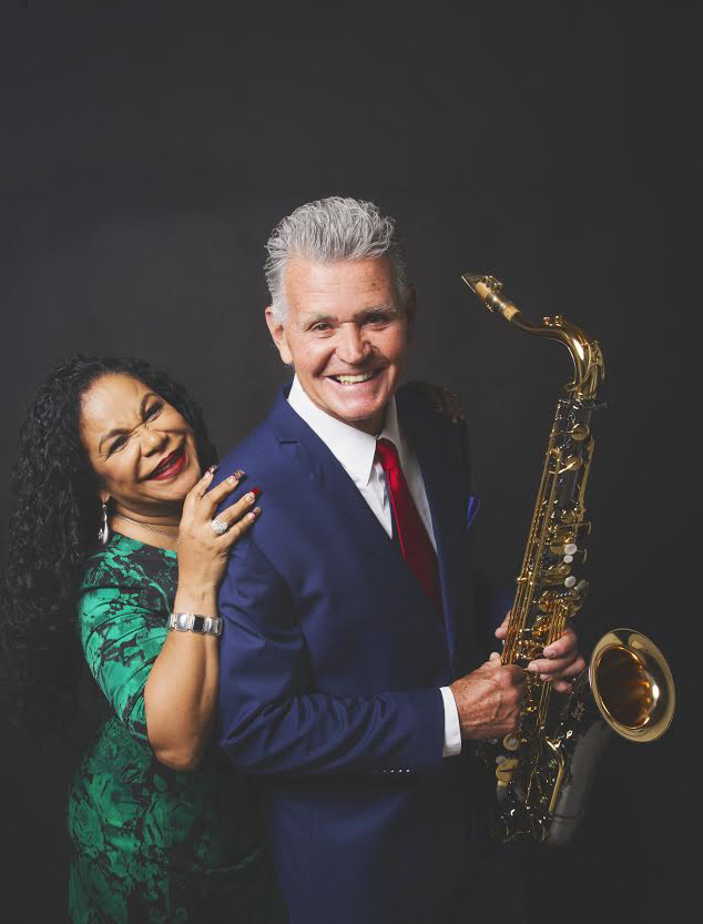 Eva Ayllon y Jean Pierre Magnet teatro peruano japones 